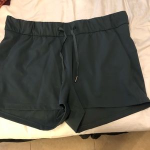 Lululemon on the fly shorts